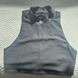 Alo Yoga sports bra never worn. Size S. Black